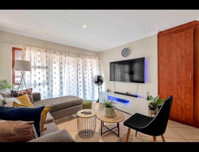 2 BEDROOM APARTMENT FOR SALE IN FERNDALE